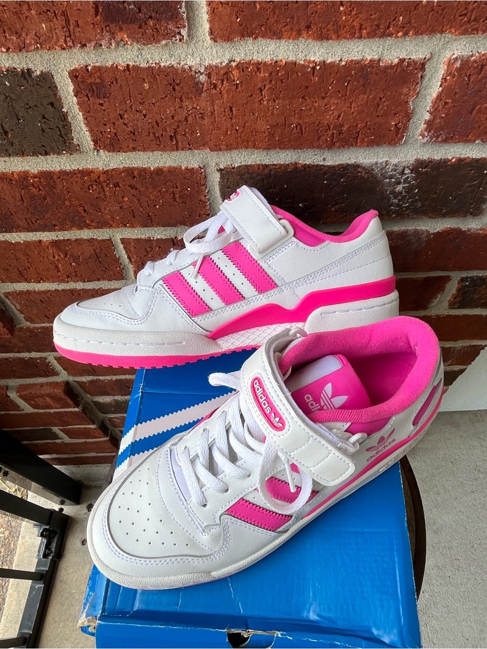 adidas Kids White & Hot Pink Low-Top Sneakers with Velcro Strap - Picture 7 of 9